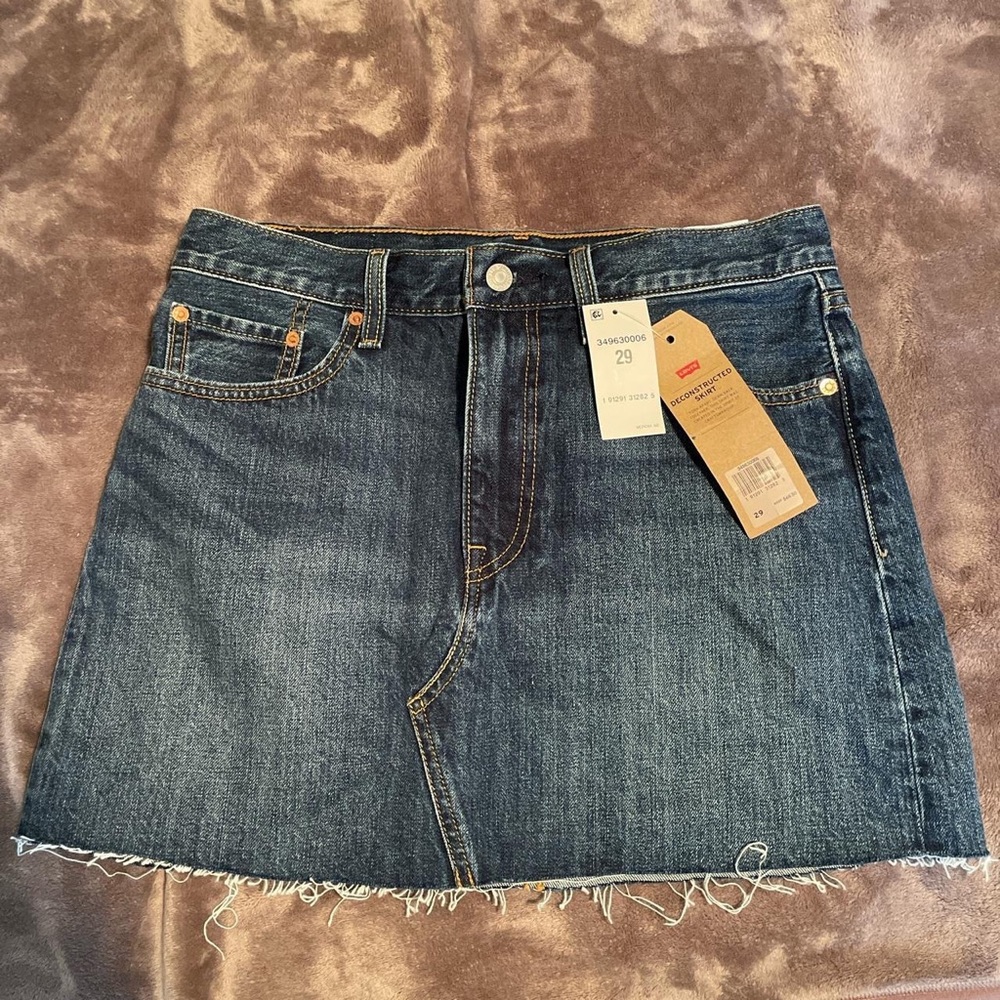 Levi’s deconstructed jean mini skirt in size 29